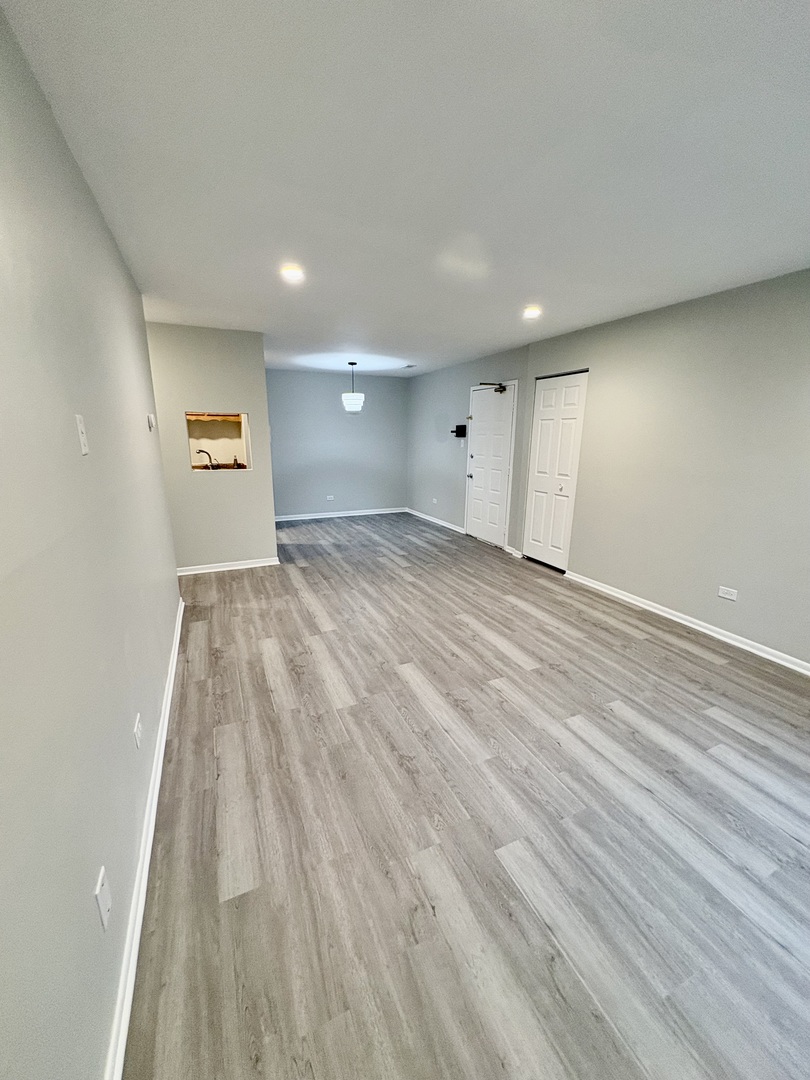 1482 Stonebridge Circle #C3, Wheaton, IL 60189