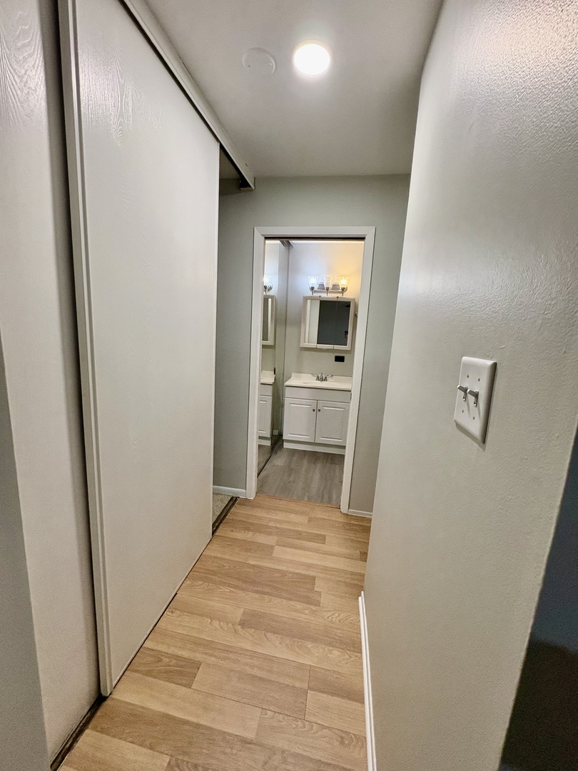 1482 Stonebridge Circle #C3, Wheaton, IL 60189