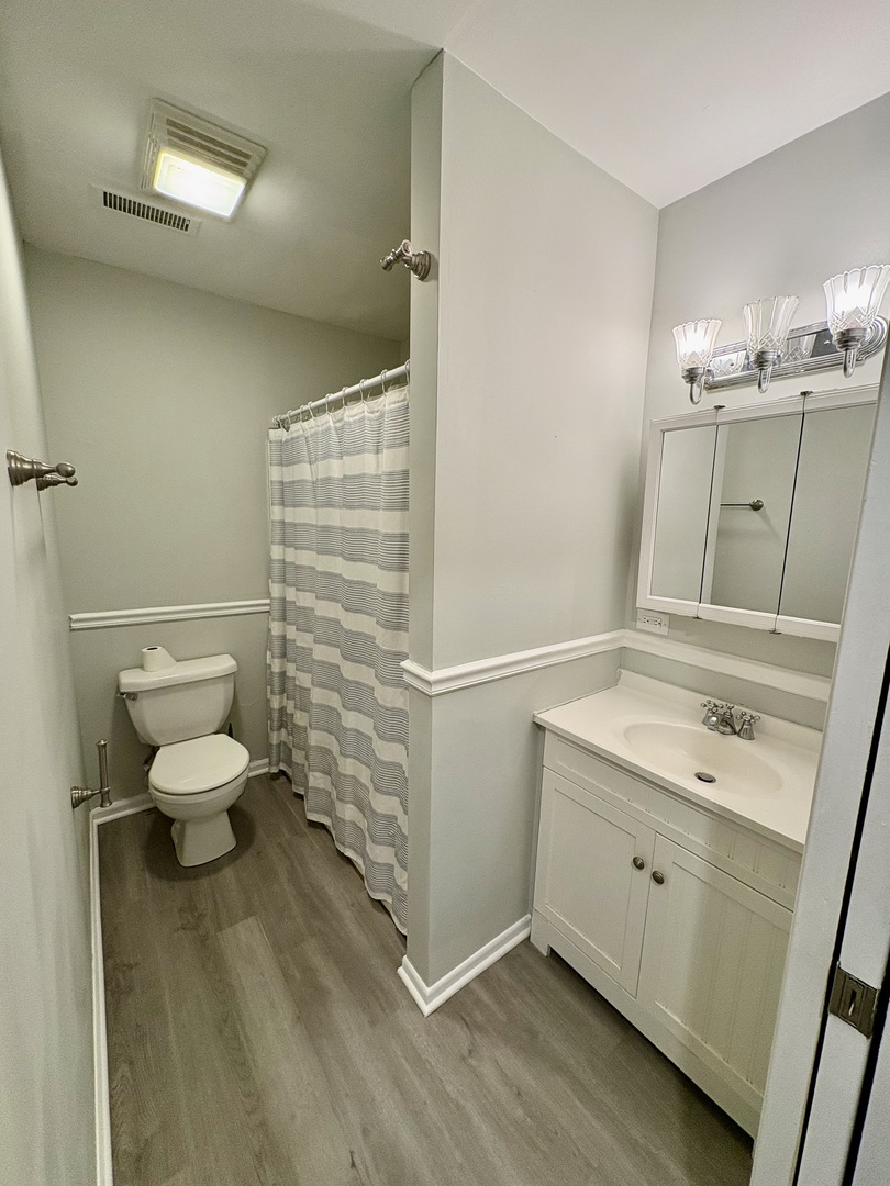 1482 Stonebridge Circle #C3, Wheaton, IL 60189