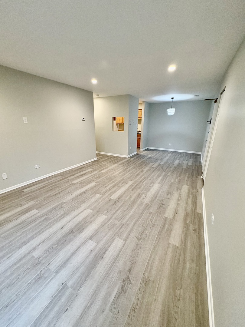 1482 Stonebridge Circle #C3, Wheaton, IL 60189