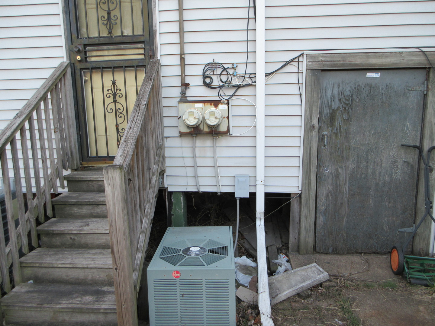 10011 S Exchange Avenue, Chicago, IL 60617