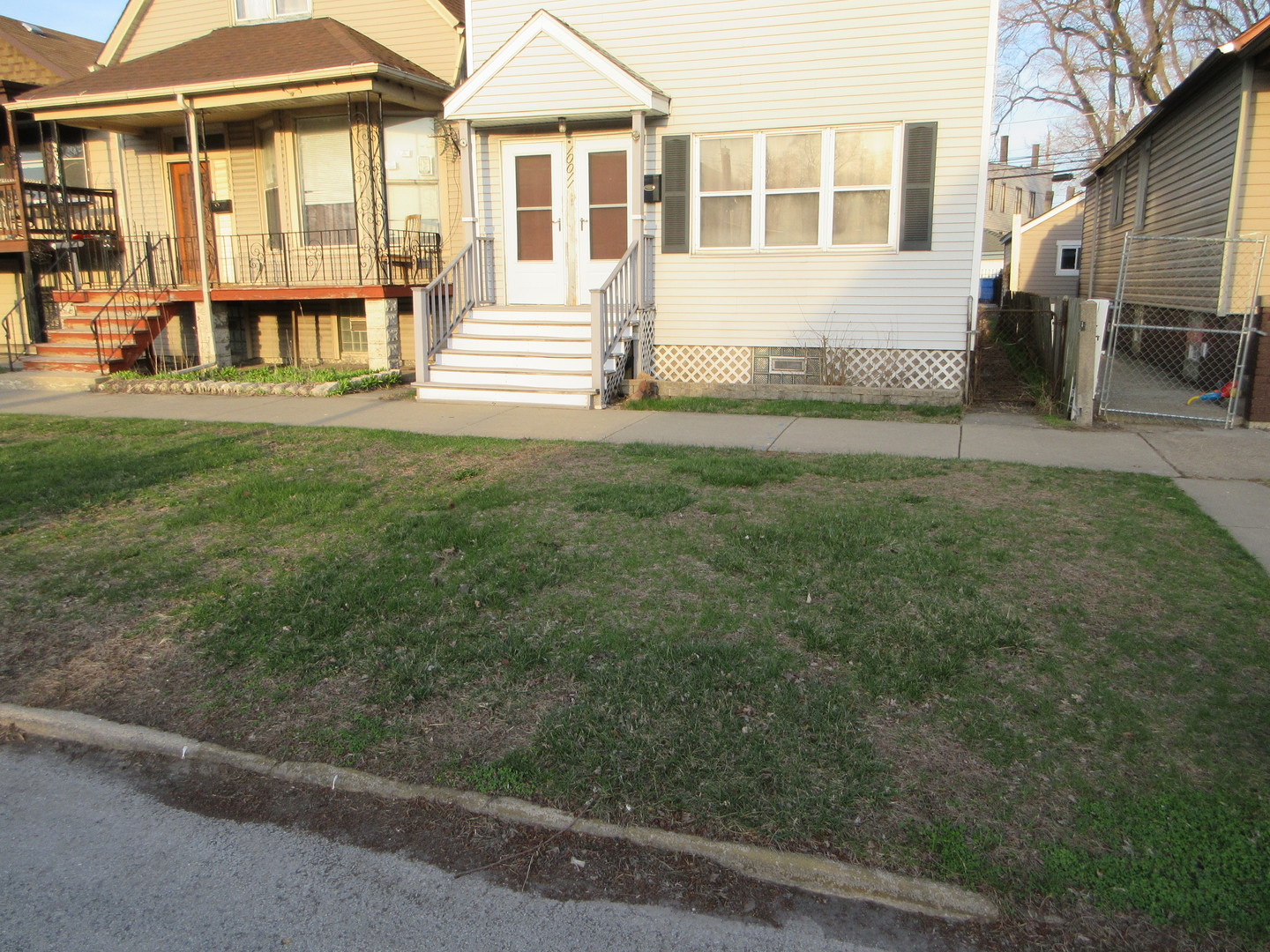 10011 S Exchange Avenue, Chicago, IL 60617