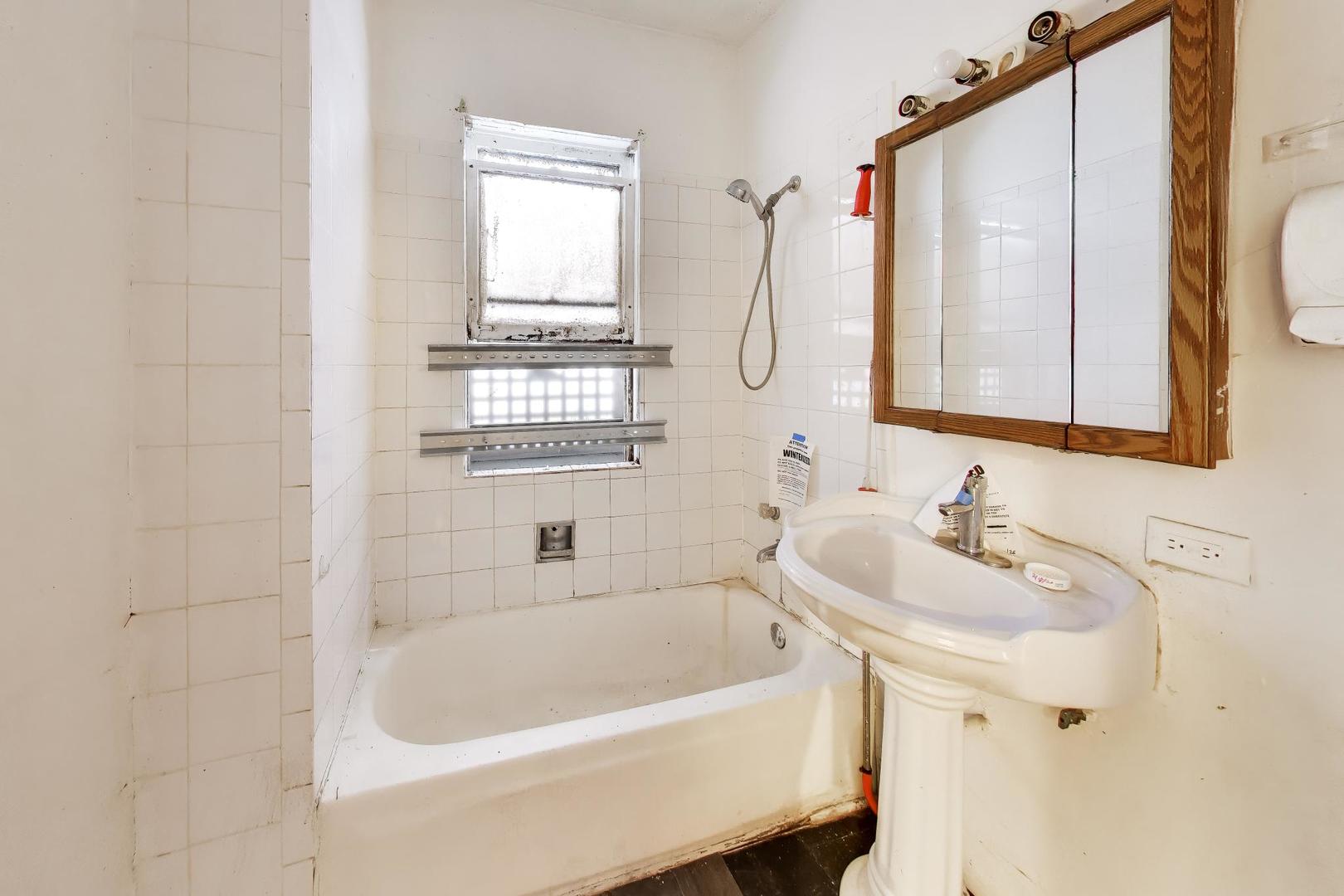 5738 S Ada Street, Chicago, IL 60636