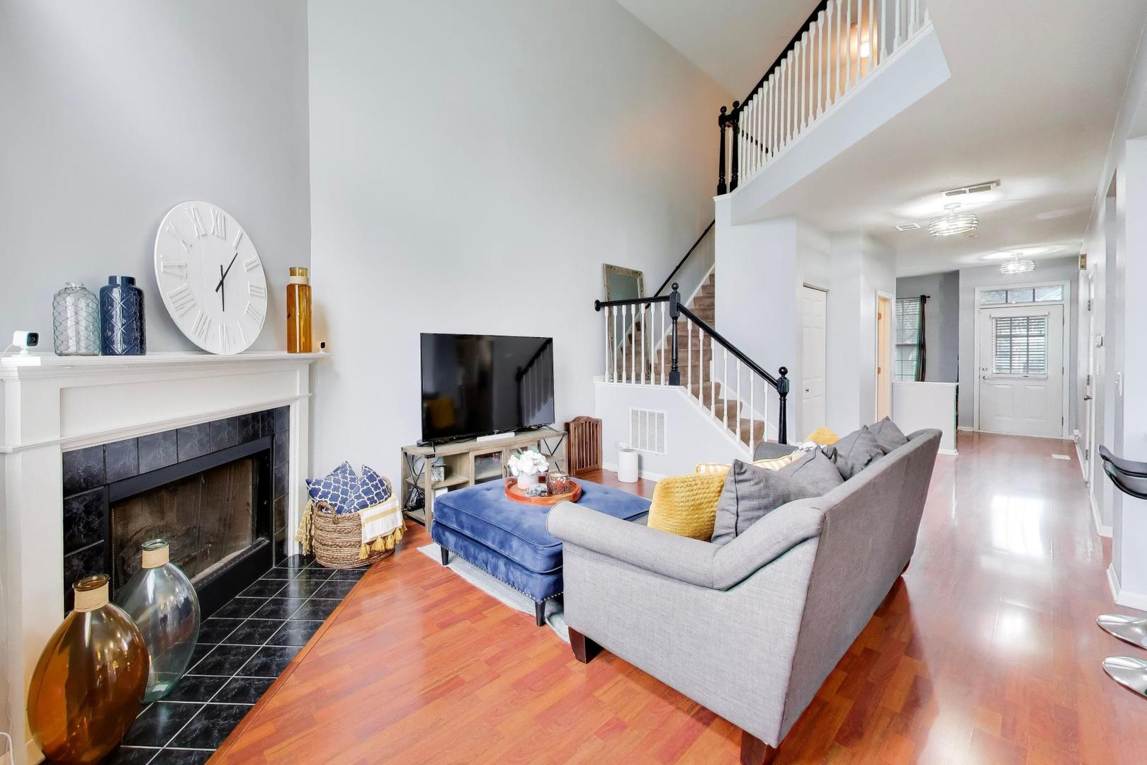 1267 ARAPAHO Court, Naperville, IL 60540