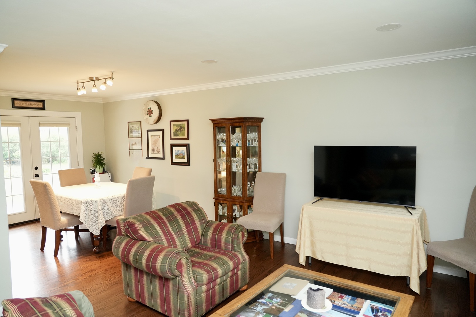 211 Sandalwood Drive, Naperville, IL 60540