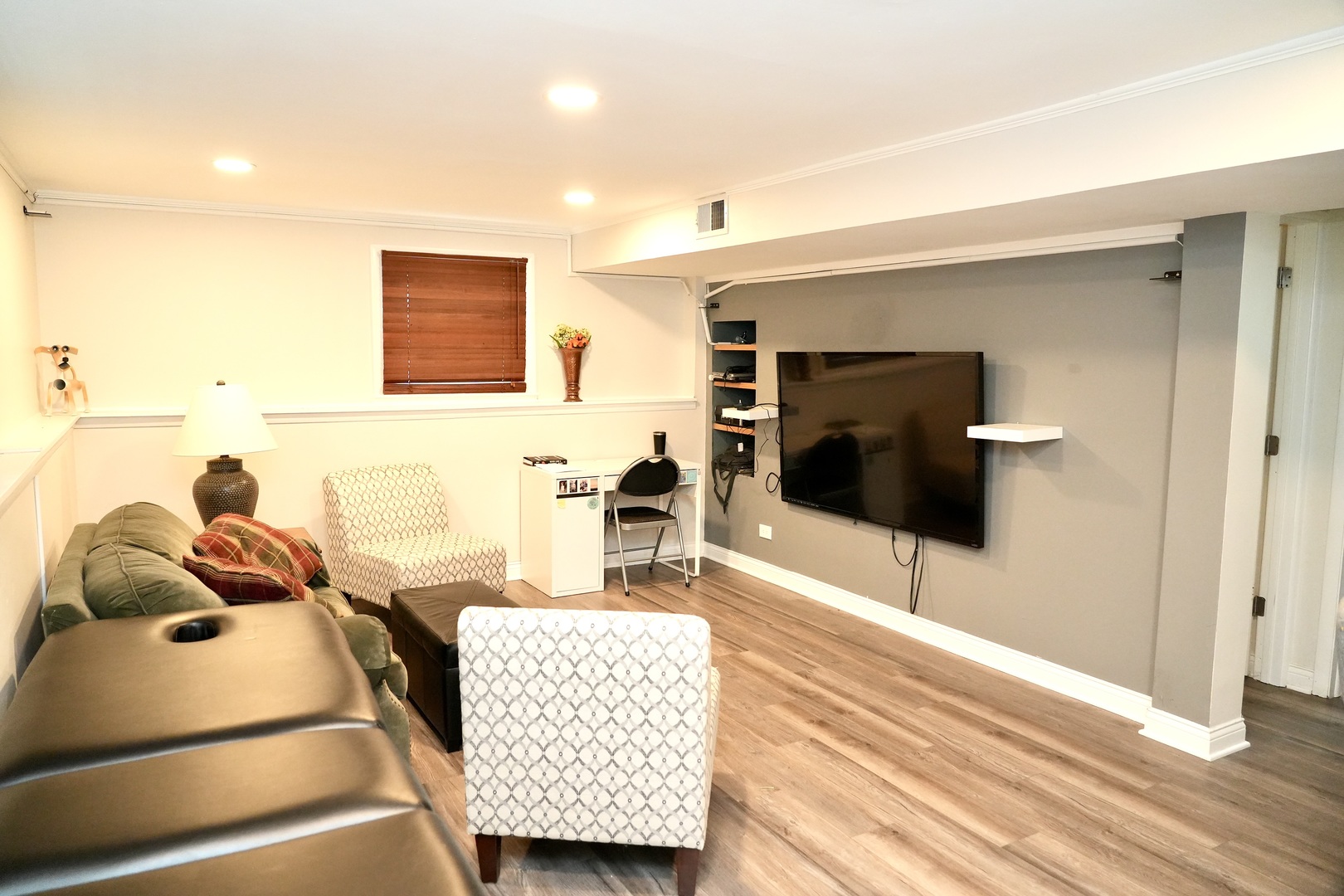 211 Sandalwood Drive, Naperville, IL 60540