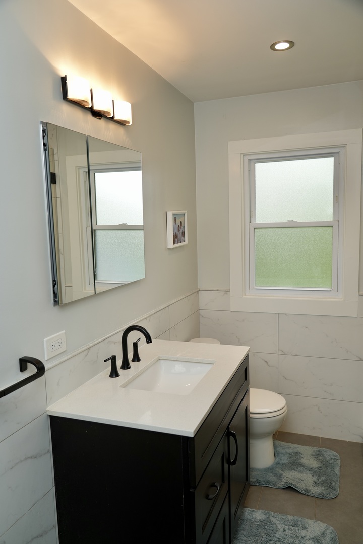 211 Sandalwood Drive, Naperville, IL 60540