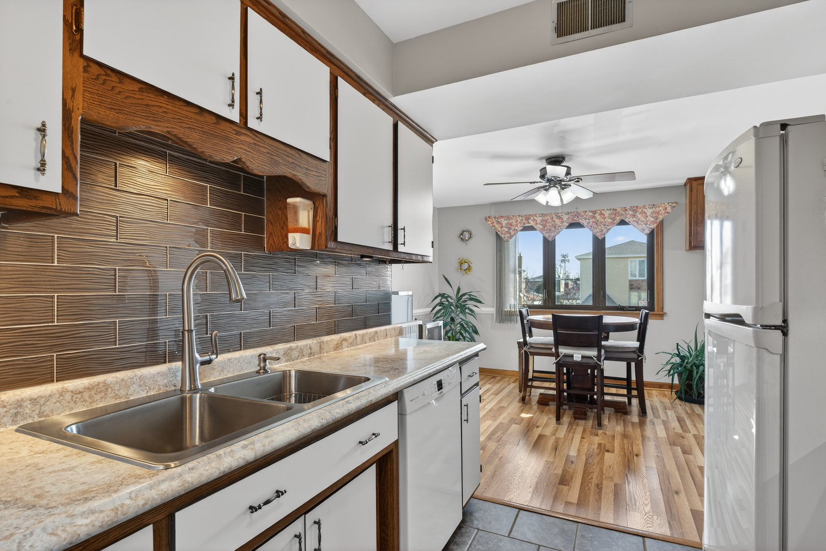 6056 S Keating Avenue #2E, Chicago, IL 60629