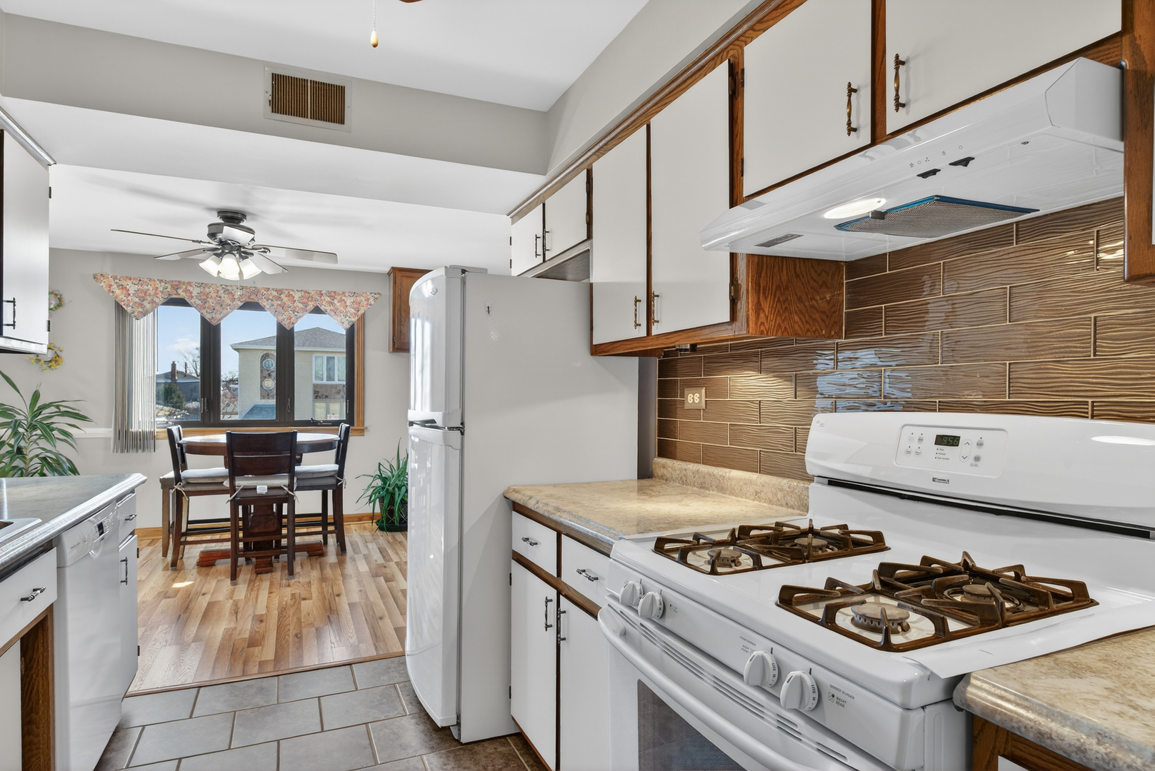 6056 S Keating Avenue #2E, Chicago, IL 60629