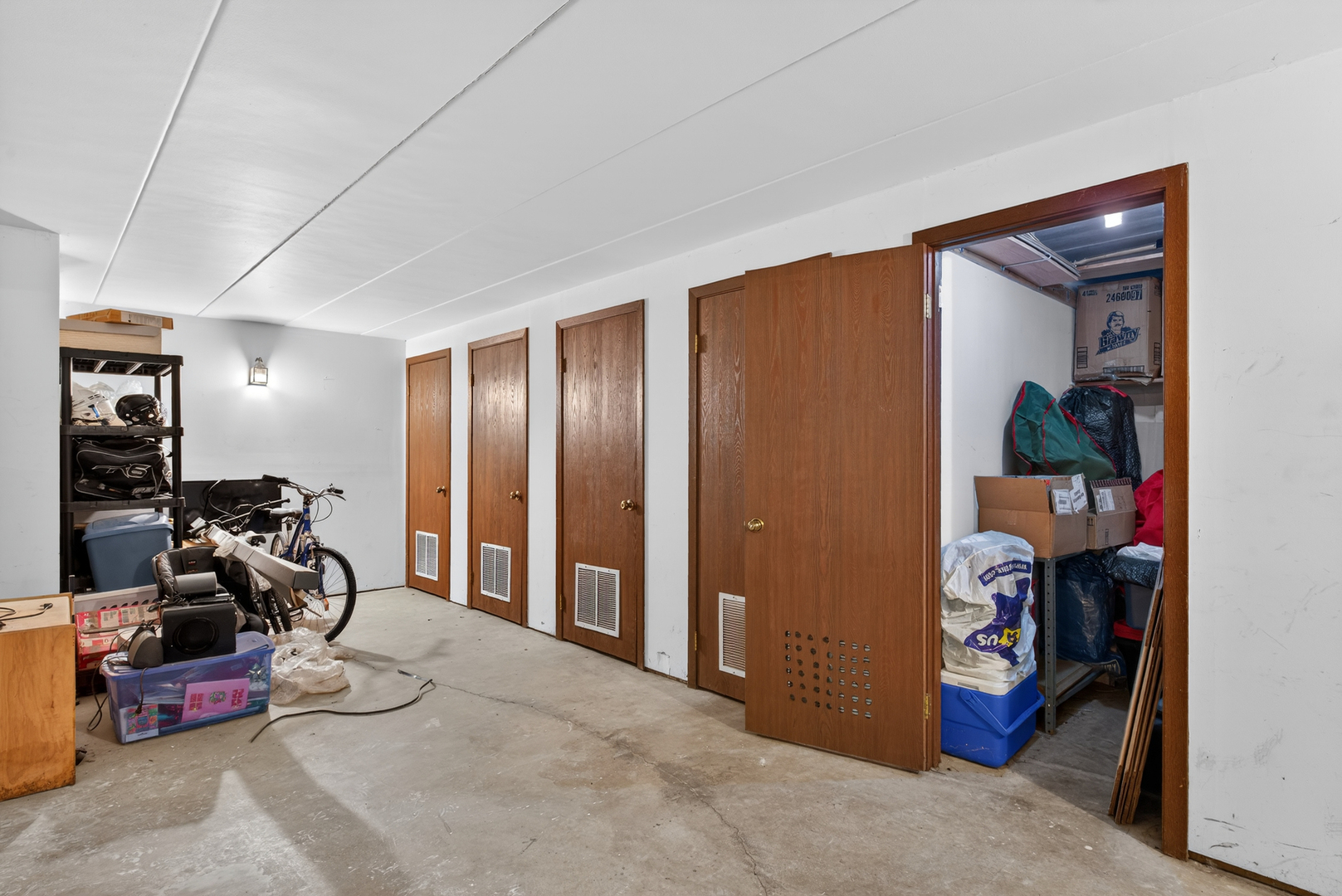 6056 S Keating Avenue #2E, Chicago, IL 60629