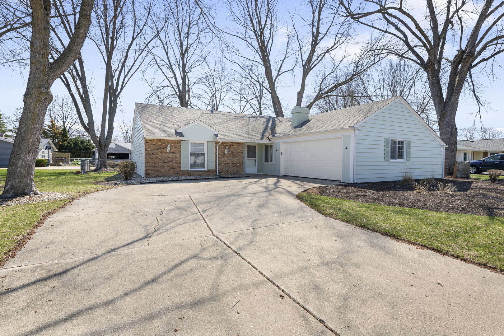 4 Barclay Court, Montgomery, IL 60538