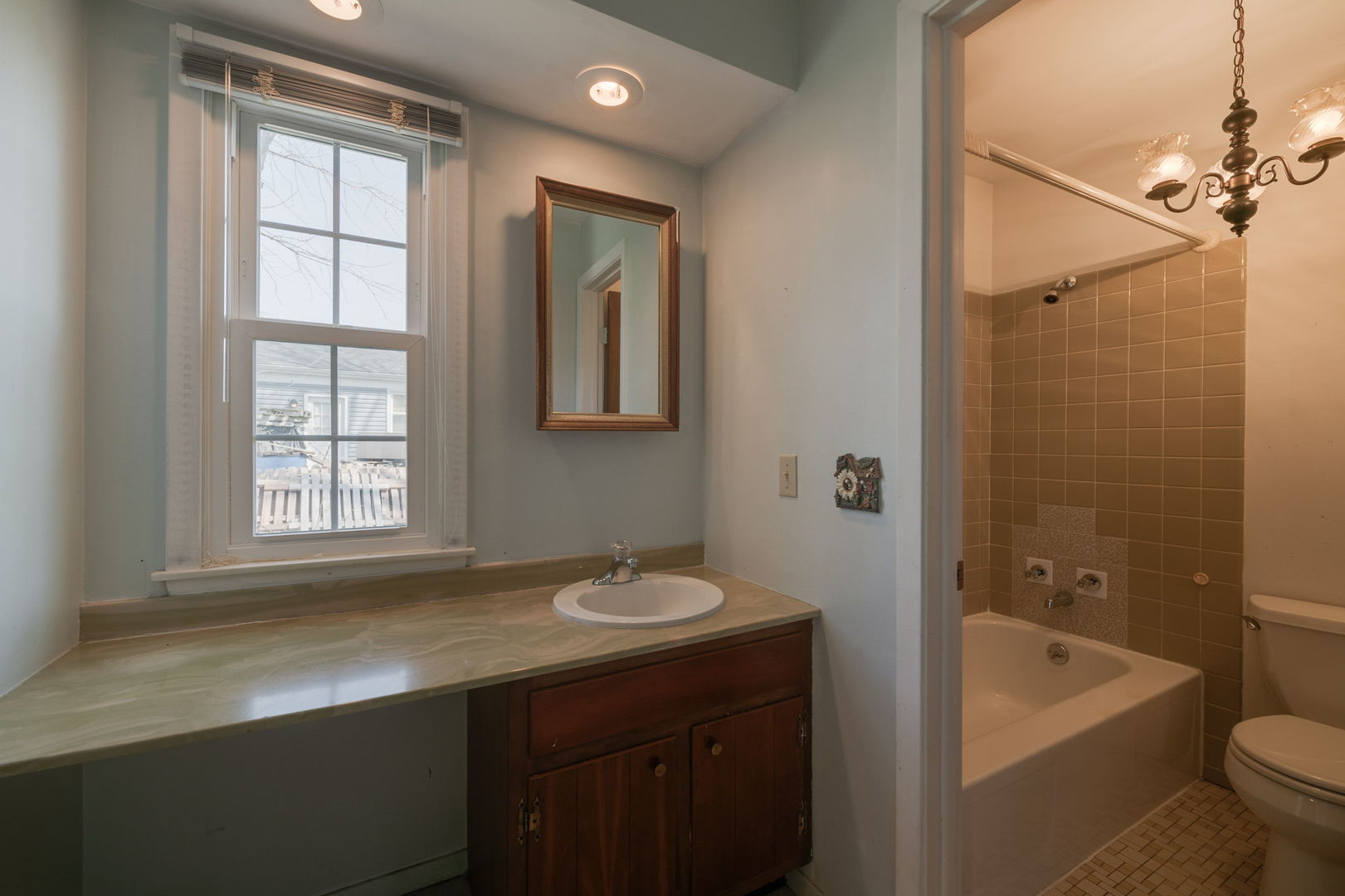 4 Barclay Court, Montgomery, IL 60538