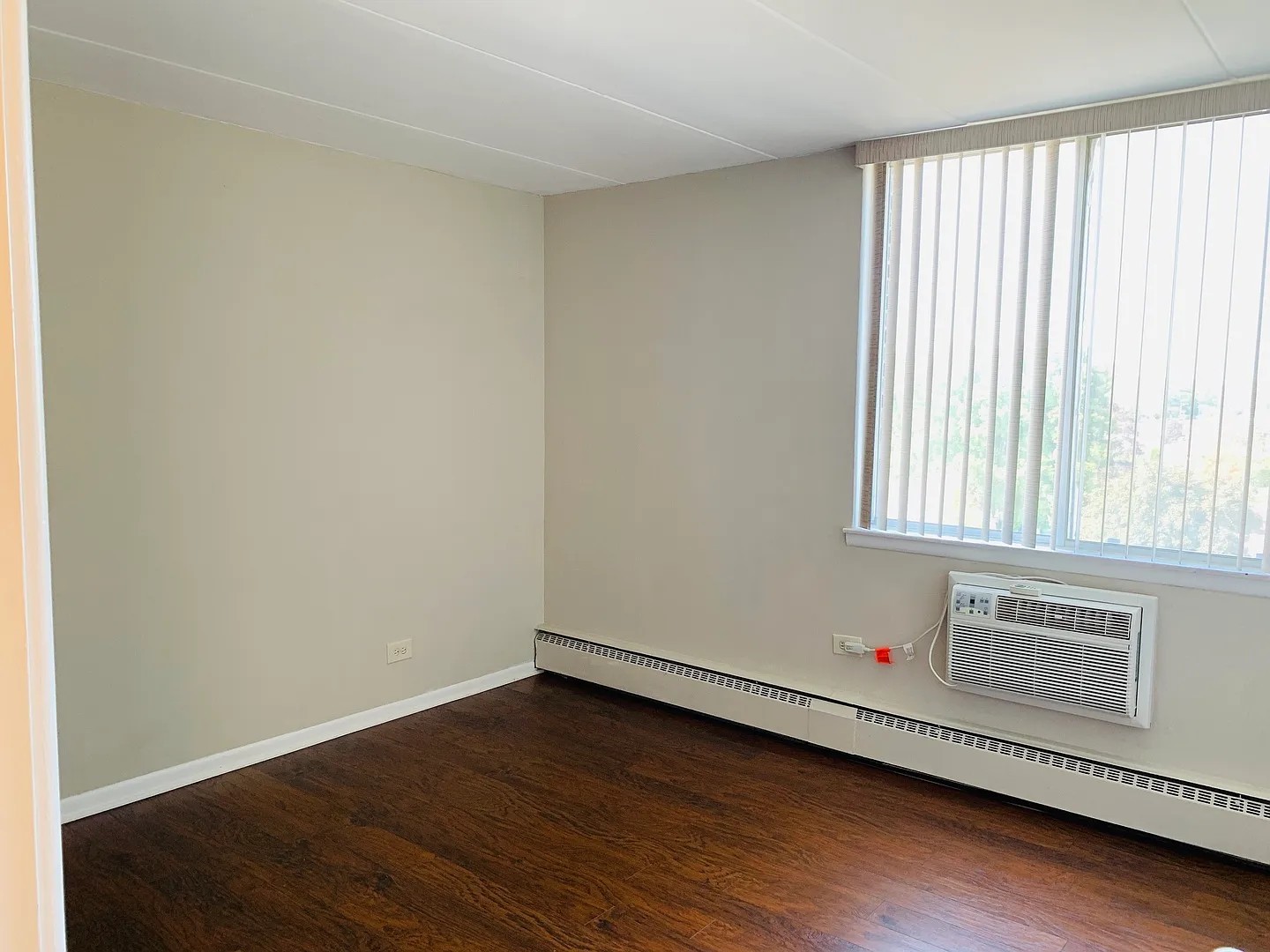 225 S Rohlwing Road #518, Palatine, IL 60074