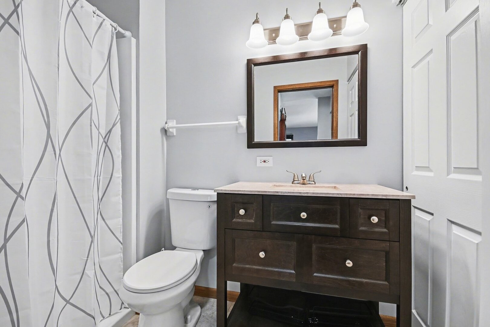 1484 Stonebridge Circle #B6, Wheaton, IL 60189