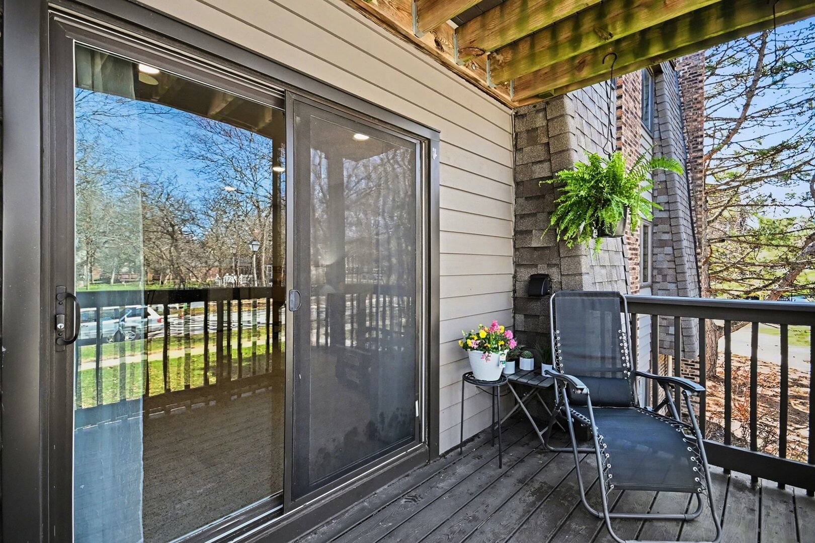 1484 Stonebridge Circle #B6, Wheaton, IL 60189