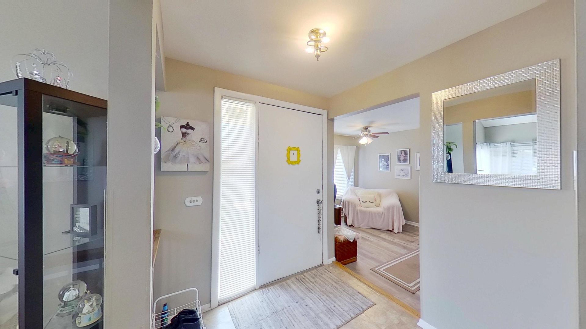 772 Colorado Court #772, Carol Stream, IL 60188