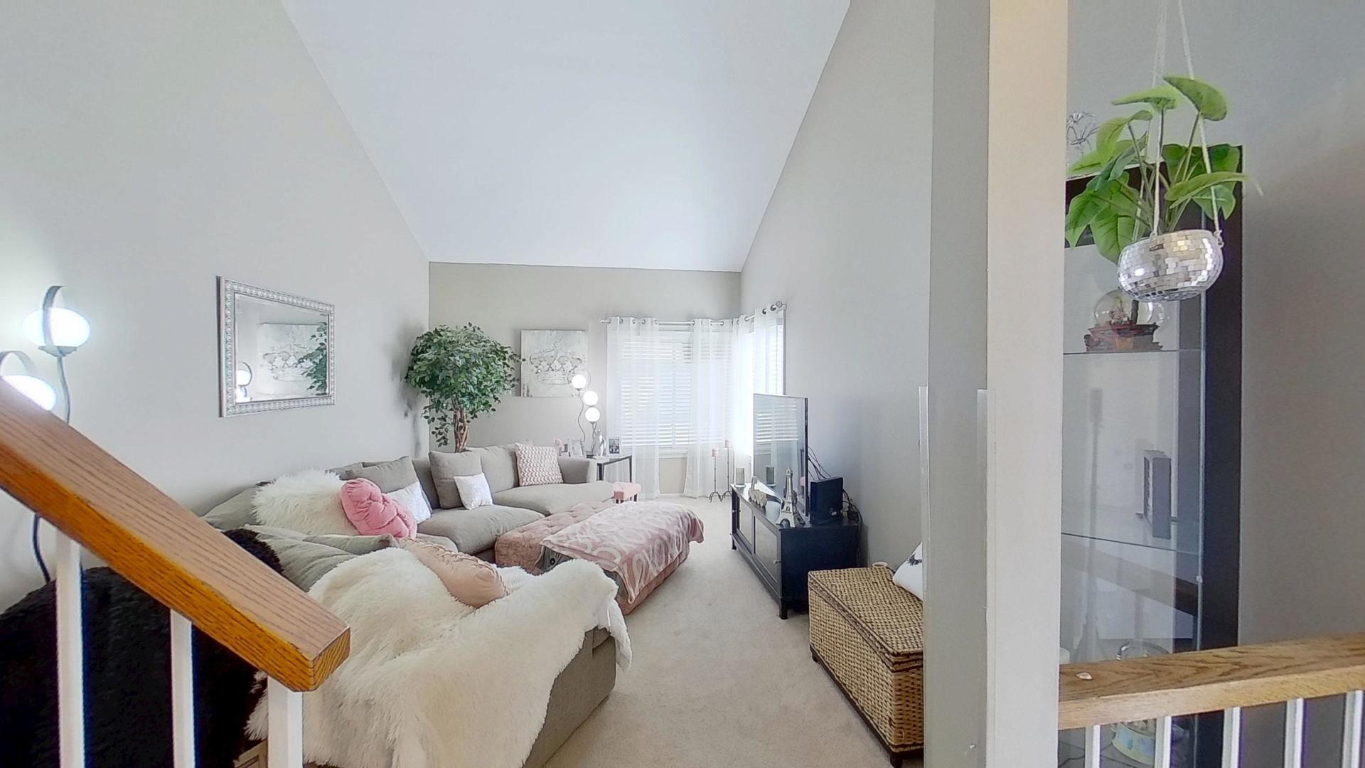 772 Colorado Court #772, Carol Stream, IL 60188