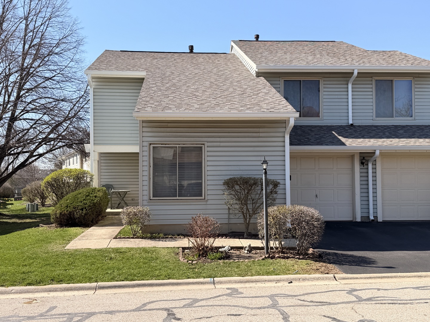 772 Colorado Court #772, Carol Stream, IL 60188