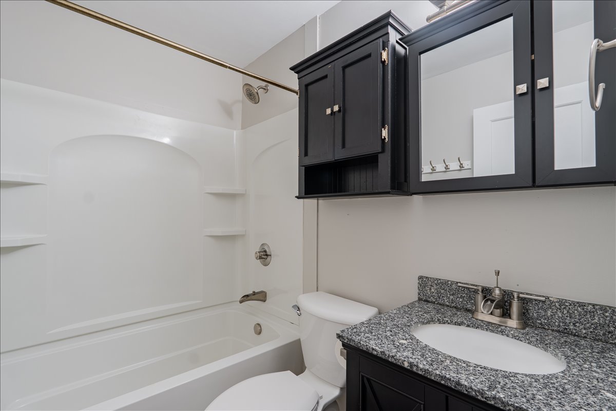 8 Felton Place, Bloomington, IL 61701