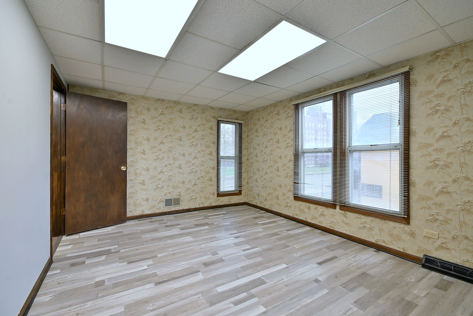 442 N Lake Street, Aurora, IL 60506