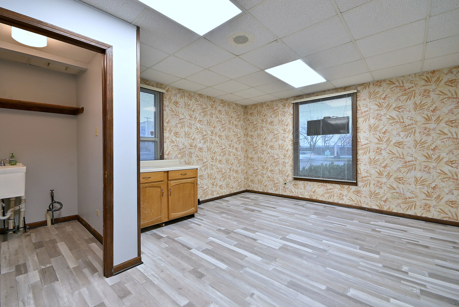 442 N Lake Street, Aurora, IL 60506