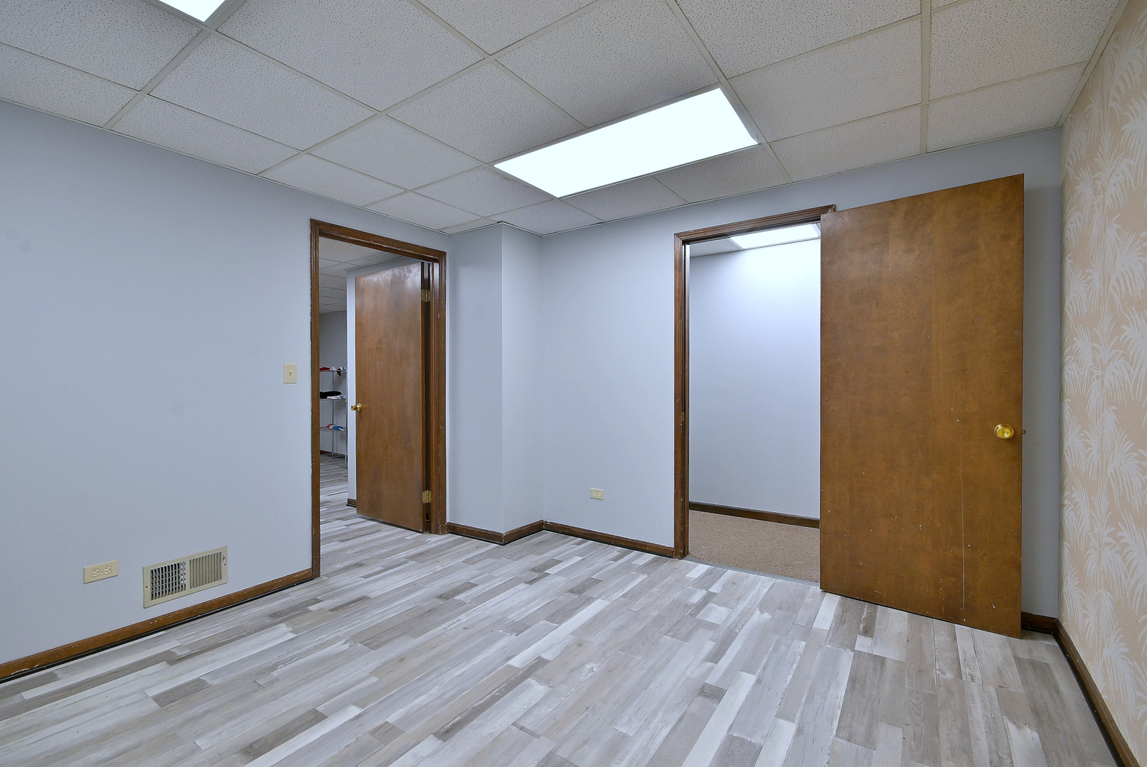 442 N Lake Street, Aurora, IL 60506