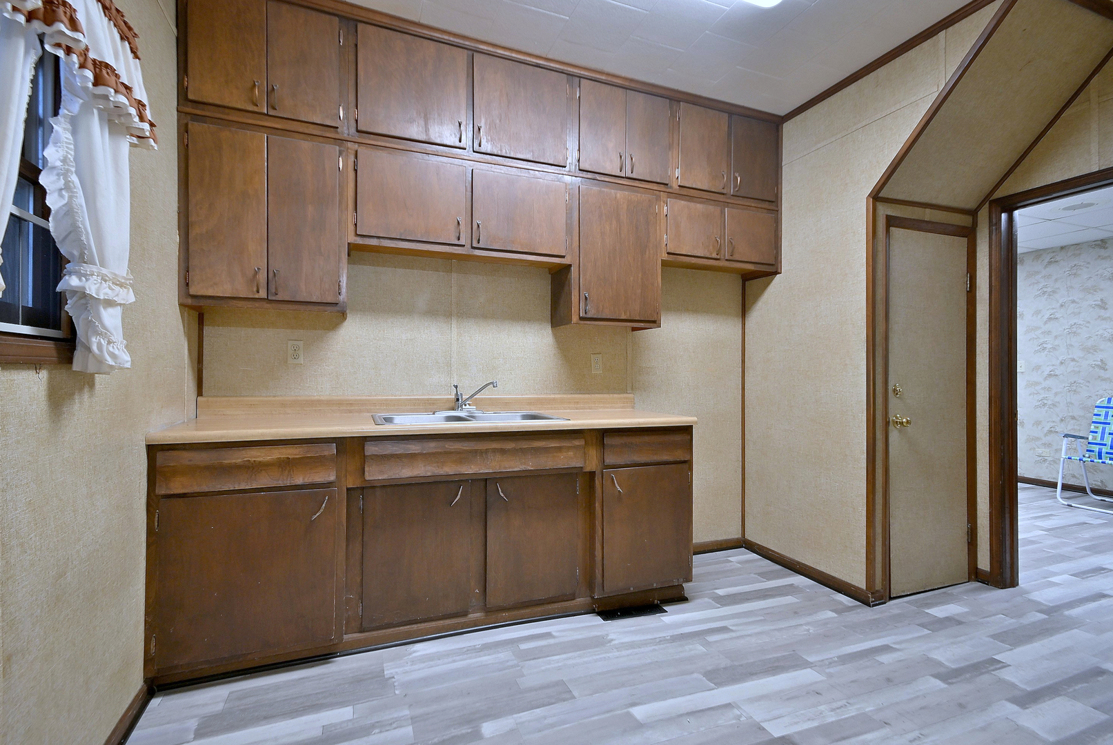 442 N Lake Street, Aurora, IL 60506