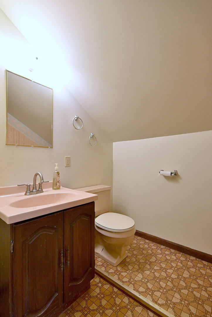 442 N Lake Street, Aurora, IL 60506