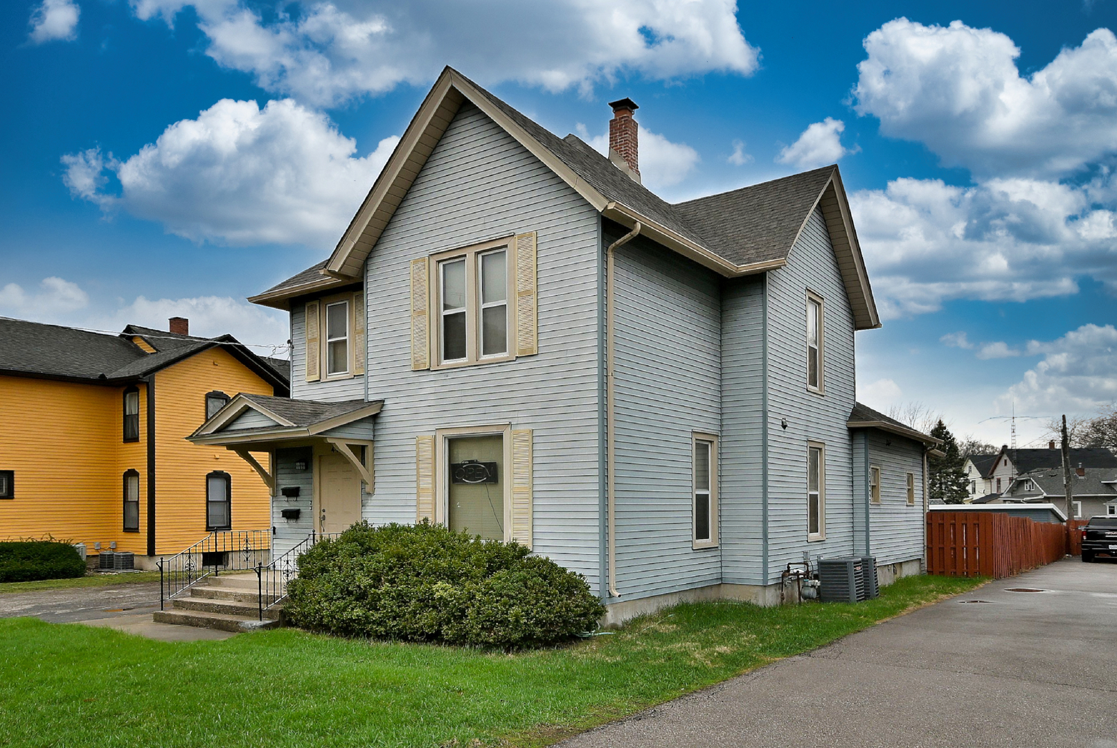 442 N Lake Street, Aurora, IL 60506