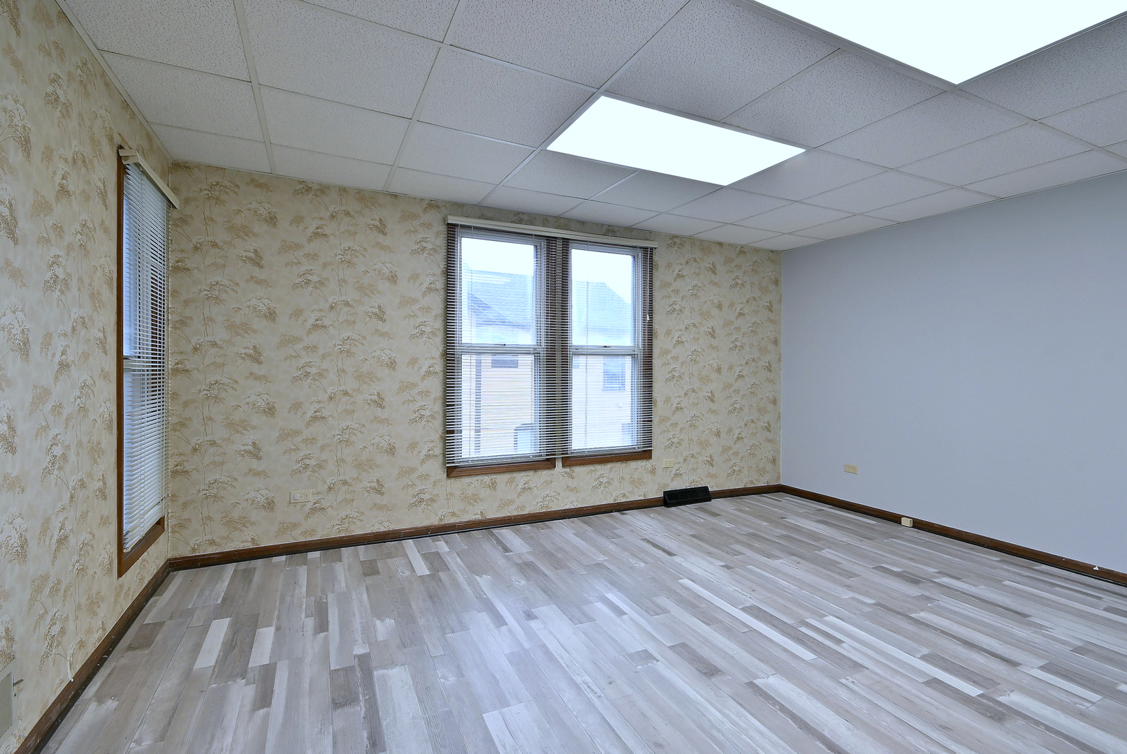 442 N Lake Street, Aurora, IL 60506