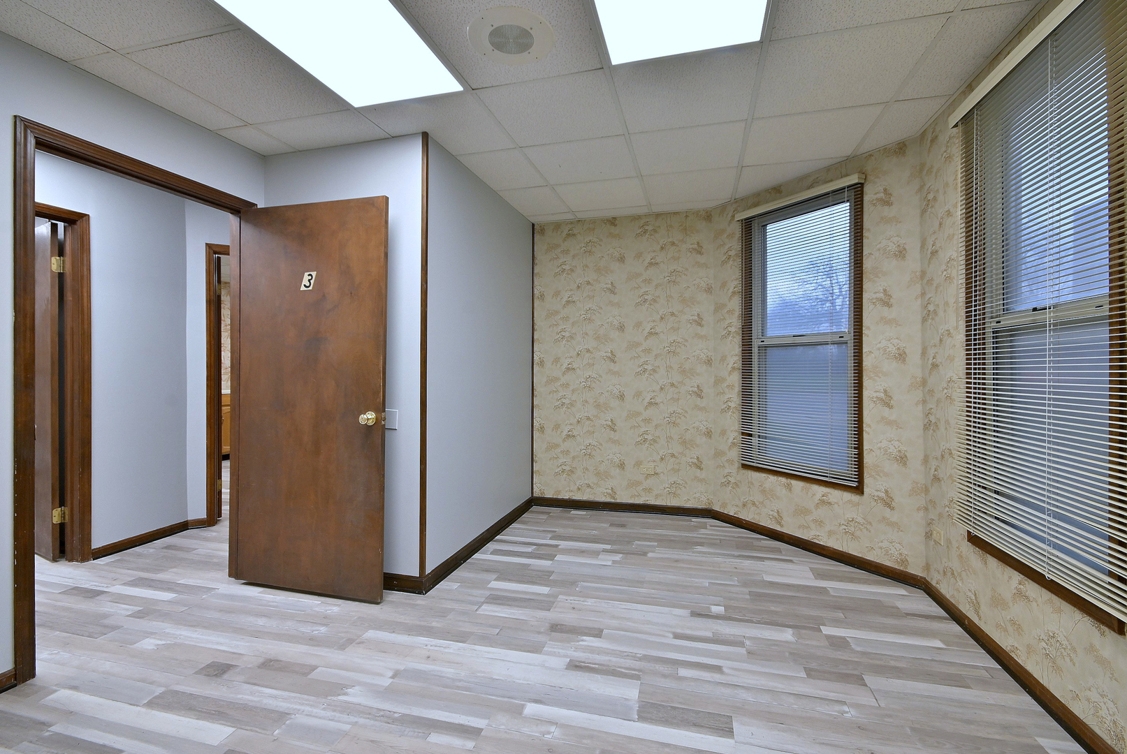 442 N Lake Street, Aurora, IL 60506