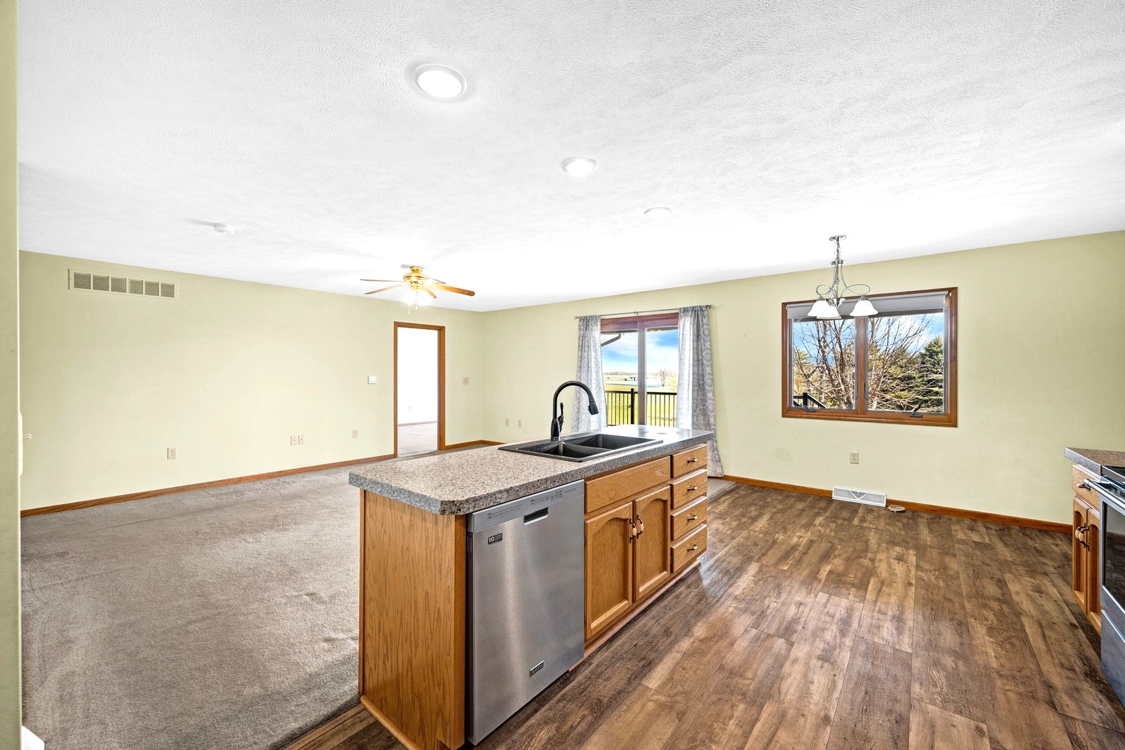 109 E Lake Court #A, Atlanta, IL 61723