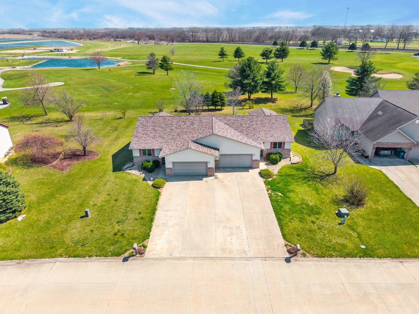 109 E Lake Court #A, Atlanta, IL 61723