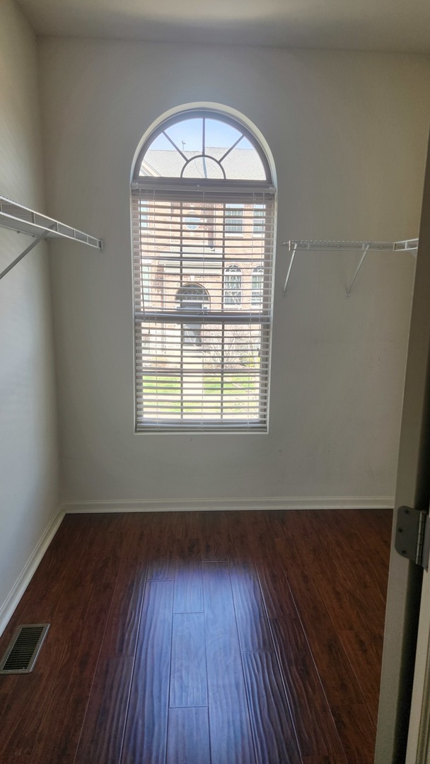 27W736 N Meadowview Drive, Winfield, IL 60190