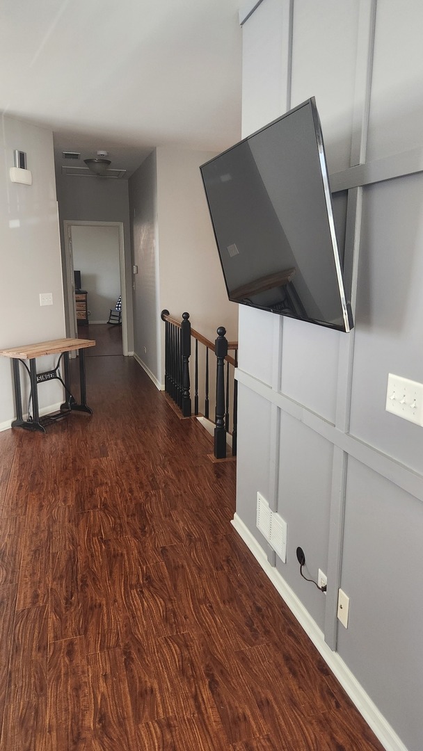 27W736 N Meadowview Drive, Winfield, IL 60190