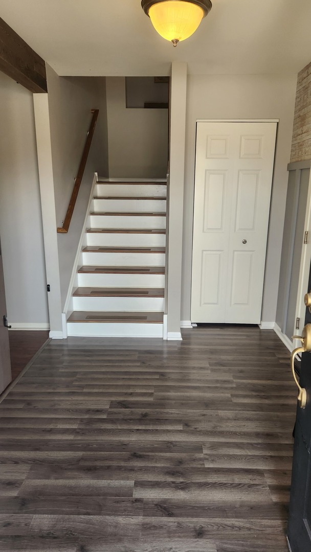 27W736 N Meadowview Drive, Winfield, IL 60190