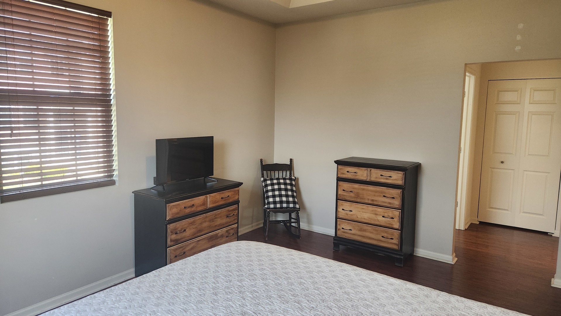 27W736 N Meadowview Drive, Winfield, IL 60190