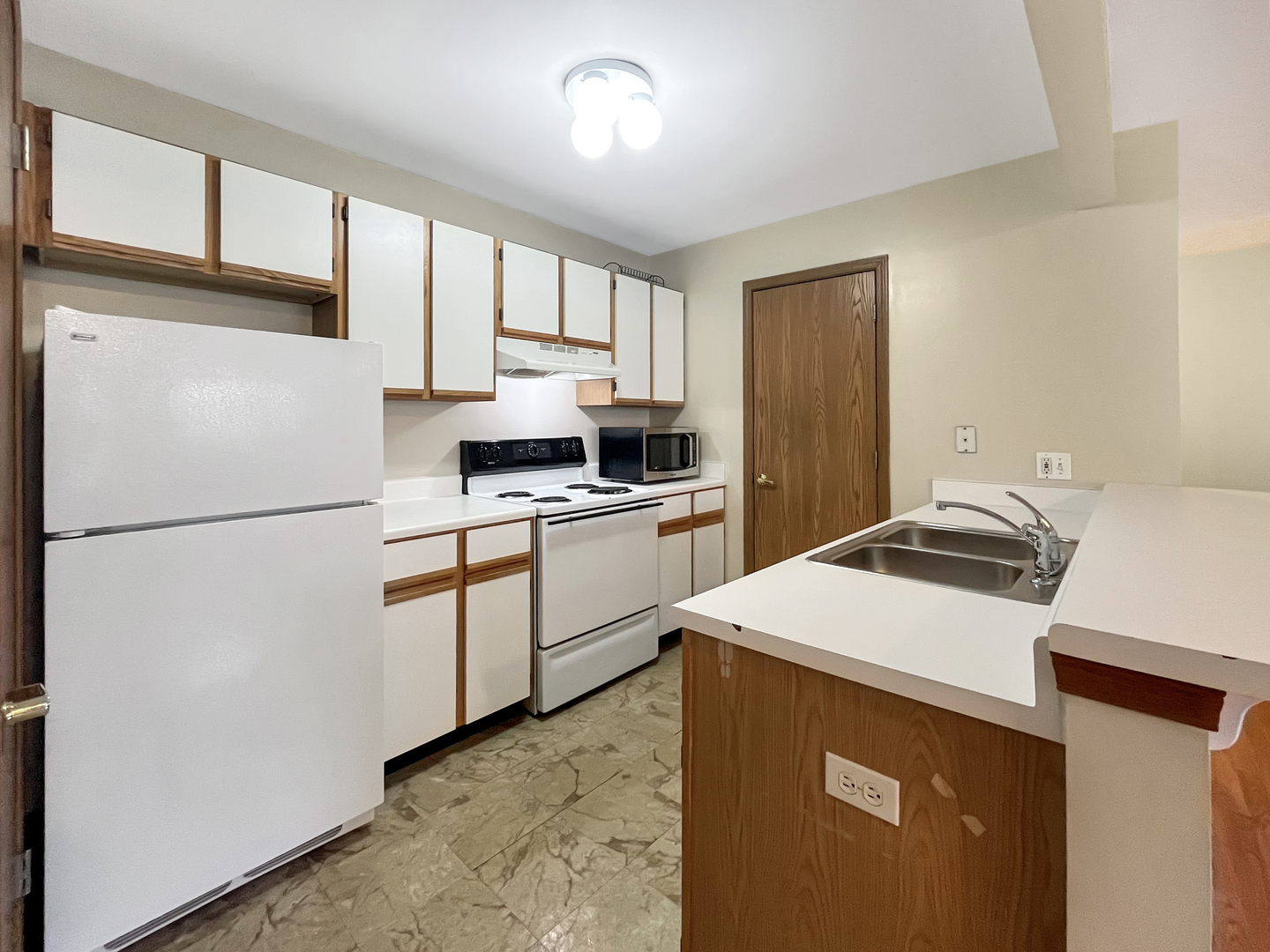 1524 W Sand Bar Court #2C, Round Lake, IL 60073