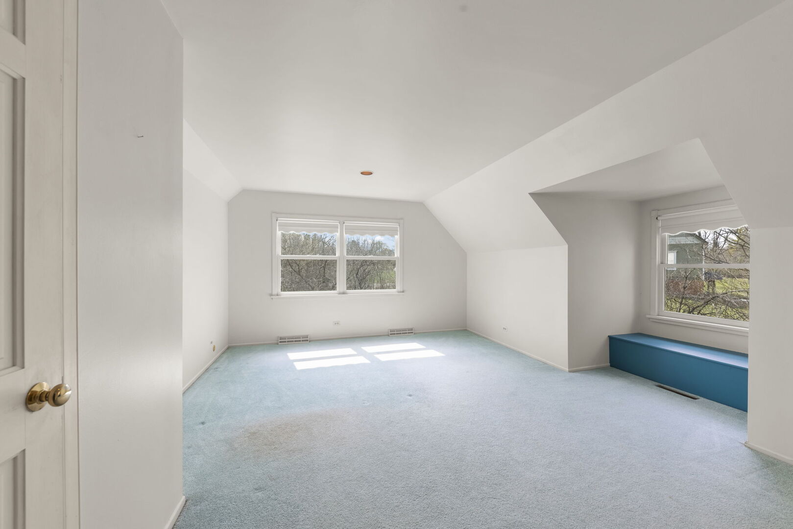 1205 E Bonner Road, Wauconda, IL 60084