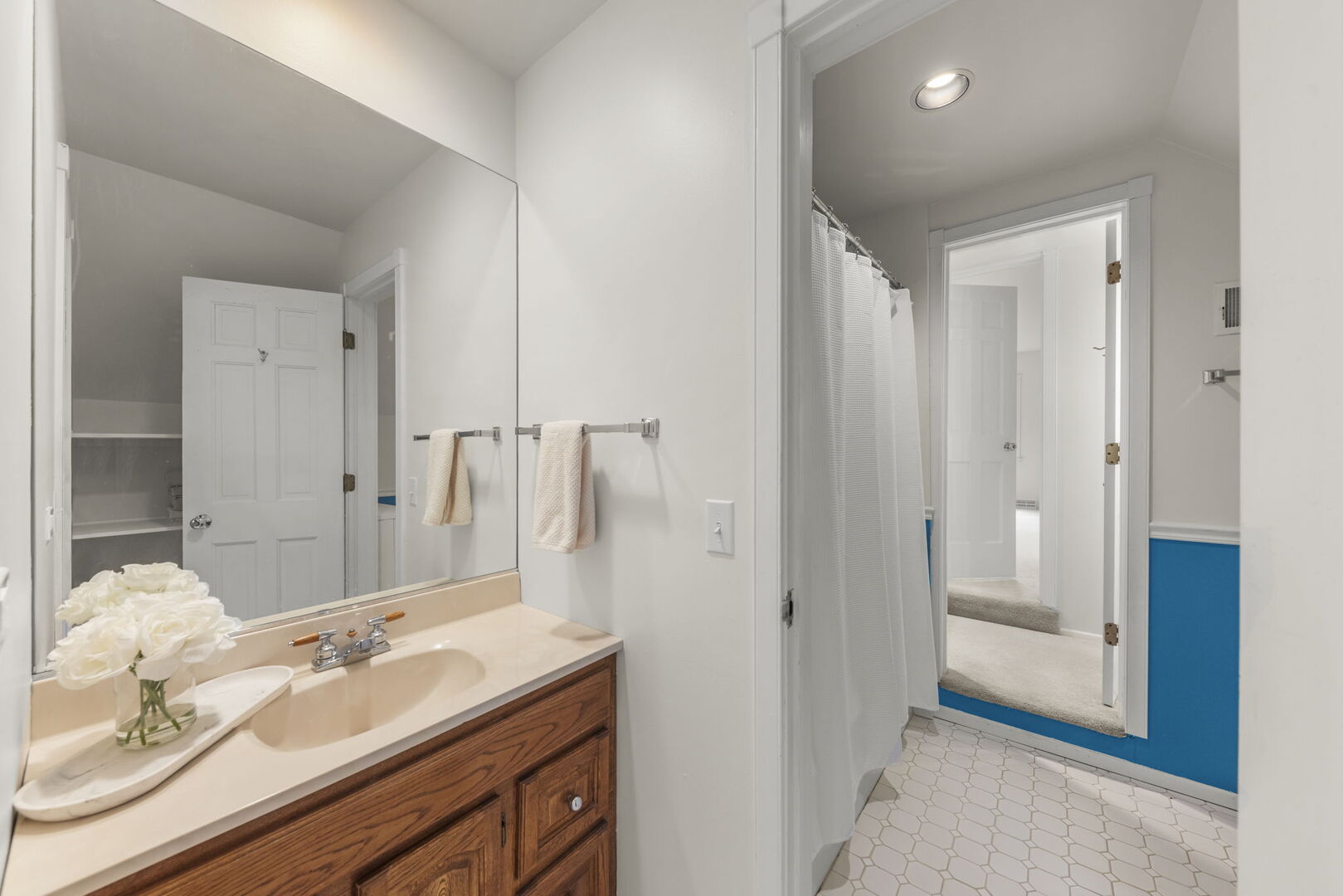 1205 E Bonner Road, Wauconda, IL 60084