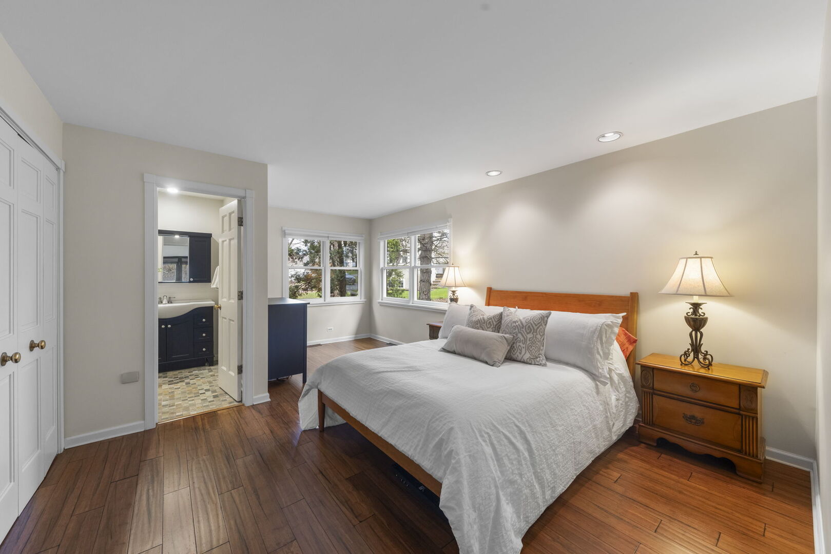 1205 E Bonner Road, Wauconda, IL 60084