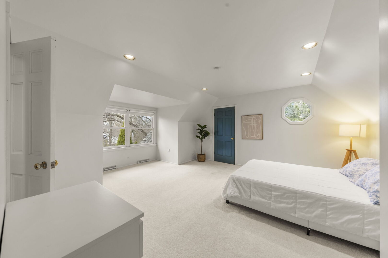 1205 E Bonner Road, Wauconda, IL 60084