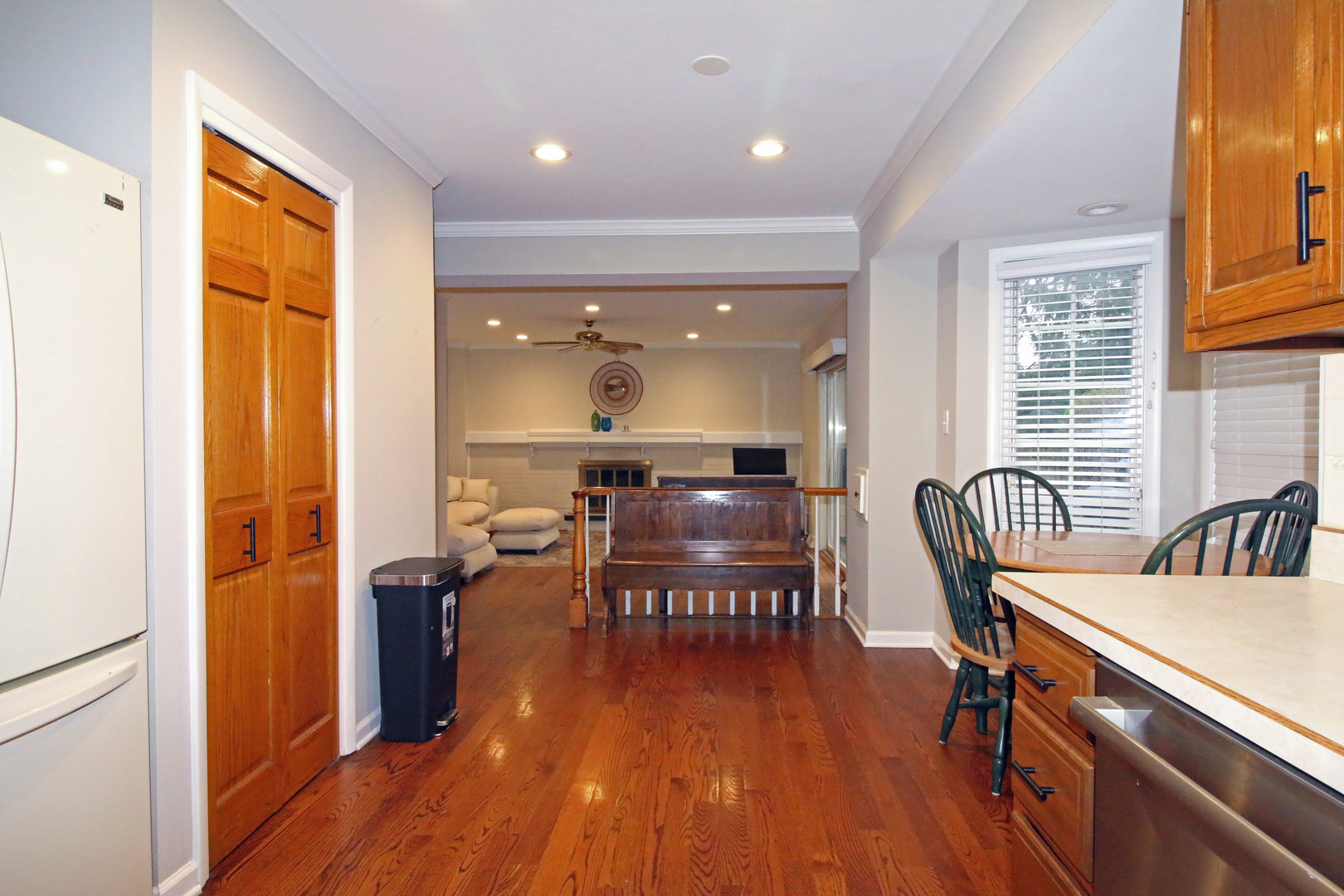 1017 Mayfair Drive, Libertyville, IL 60048