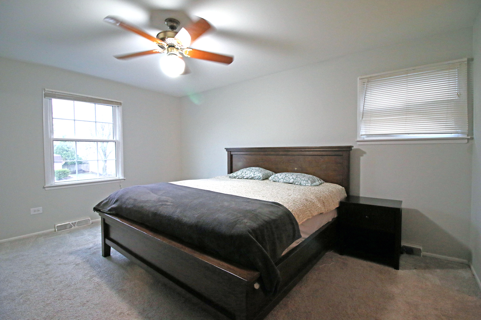 1017 Mayfair Drive, Libertyville, IL 60048