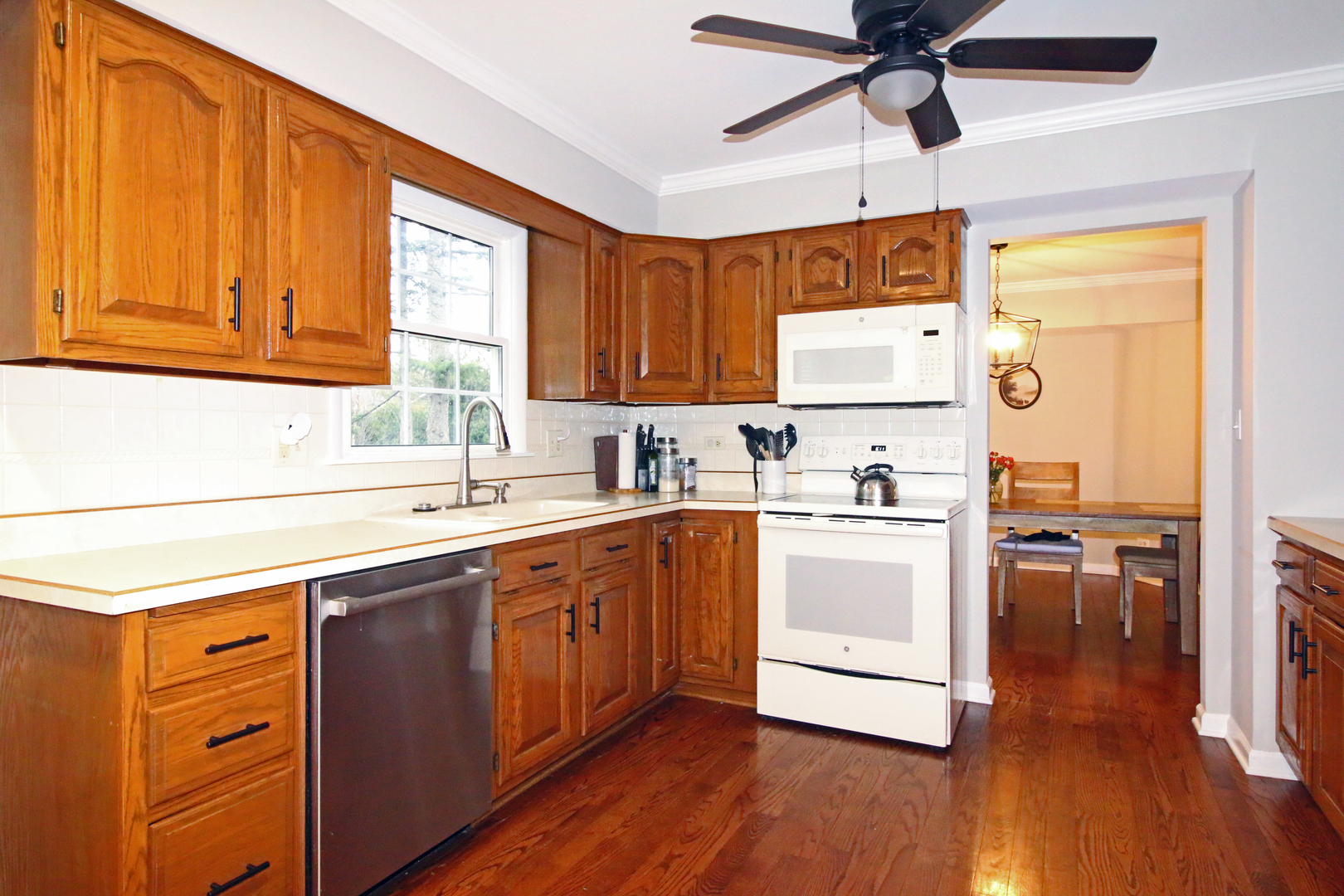 1017 Mayfair Drive, Libertyville, IL 60048