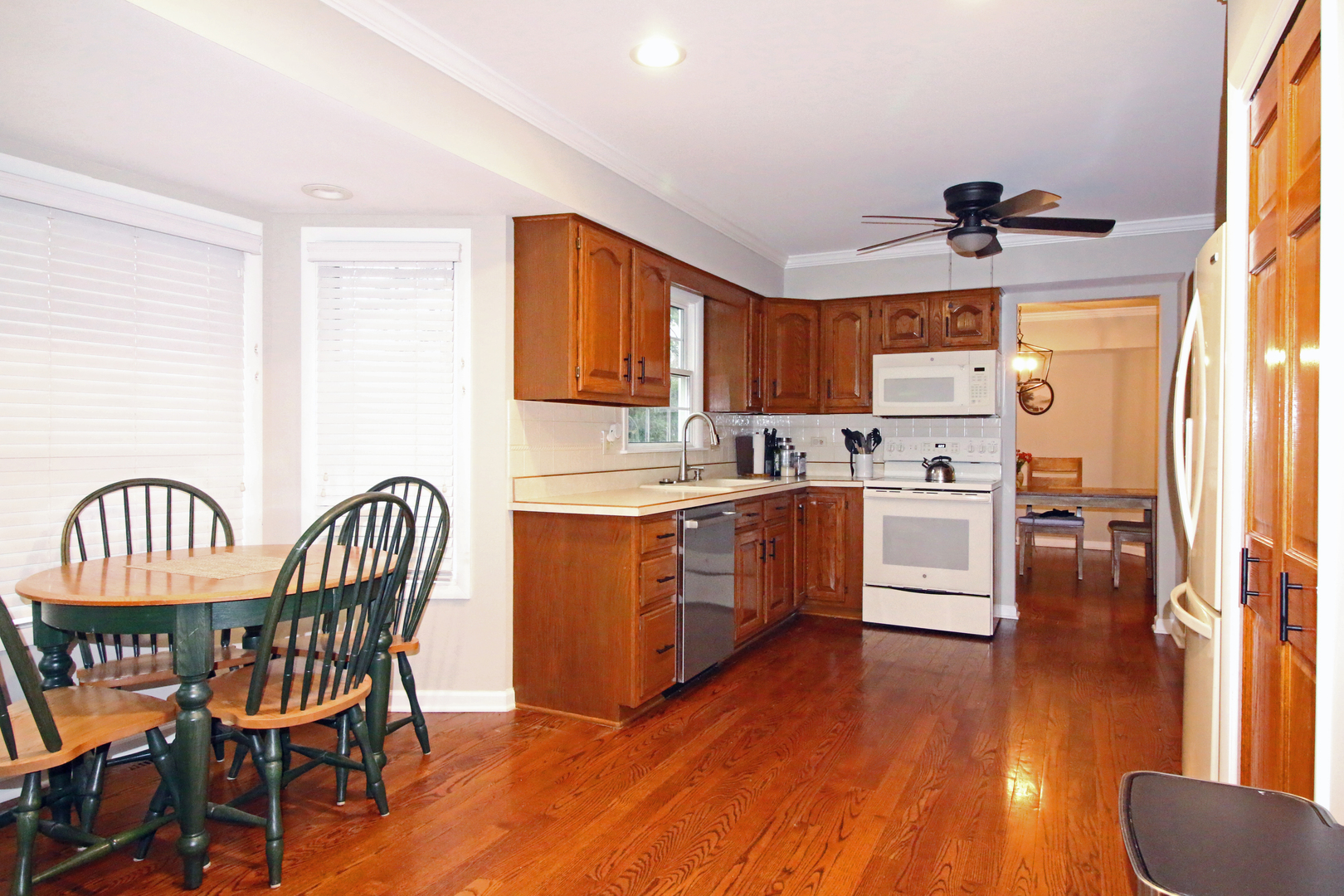 1017 Mayfair Drive, Libertyville, IL 60048