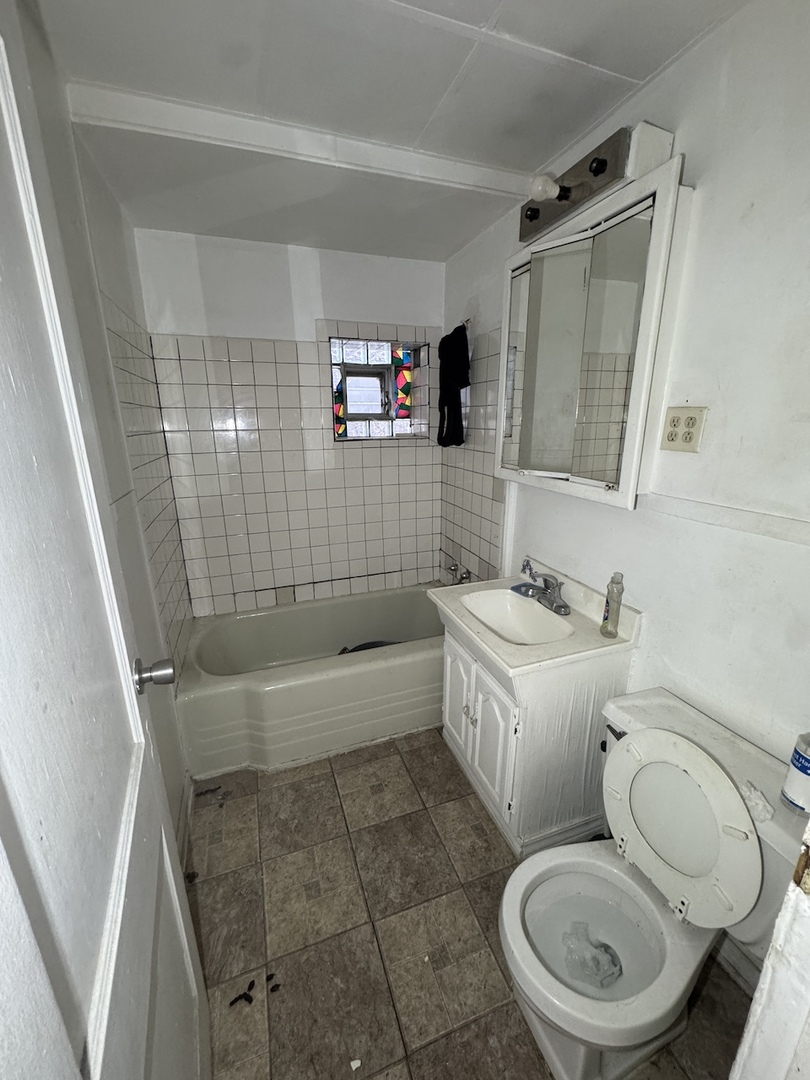 940 N Hamlin Avenue, Chicago, IL 60651