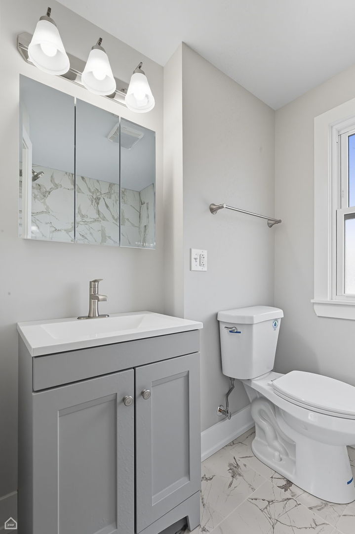 9845 S Hoyne Avenue, Chicago, IL 60643