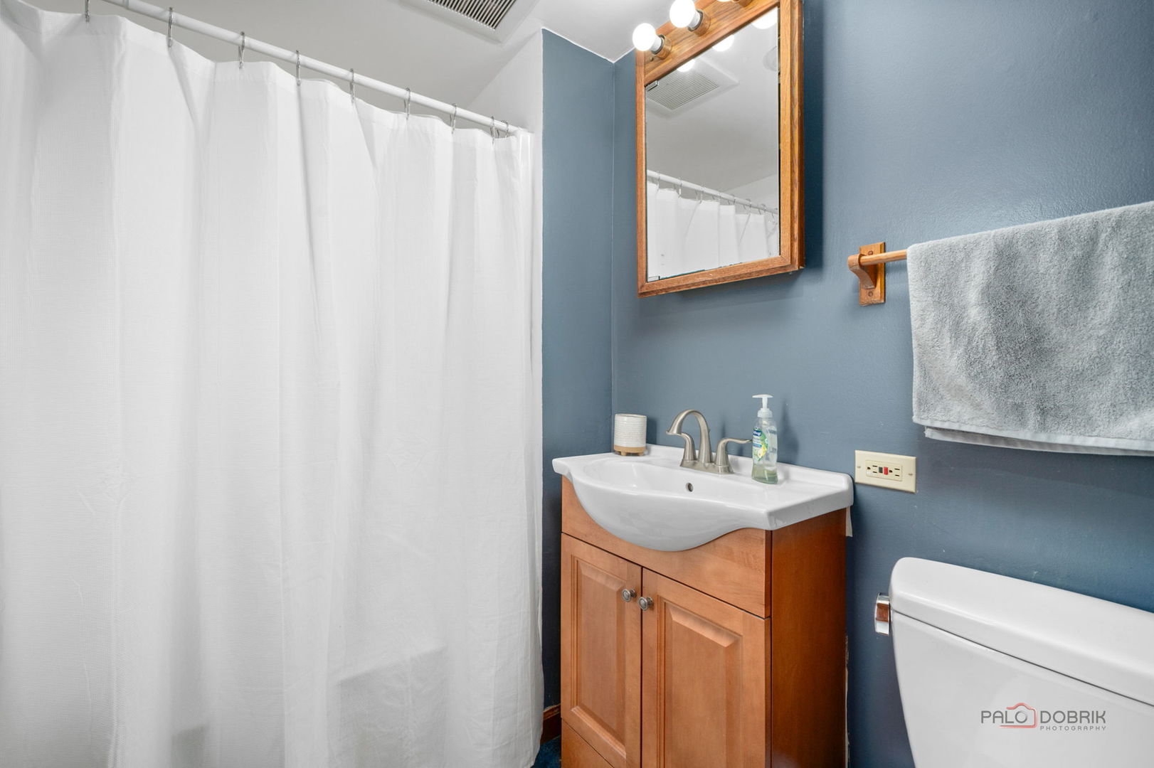 21075 W Oak Knoll Court, Kildeer, IL 60047