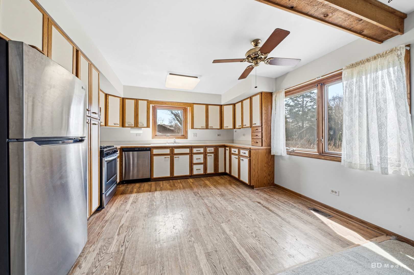 201 N River Road, Naperville, IL 60540